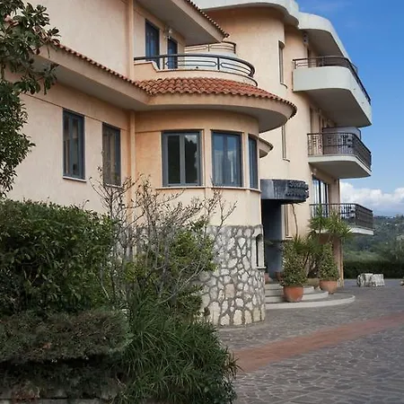 ホテル Ristorante Uliveto 4*